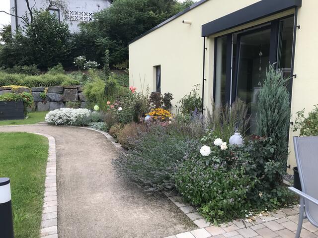 Ein Projekt ist die Unterstützung des Hospiz Mutter Teresa in Letmathe. Dabei wurde der Garten neu bepflanzt.