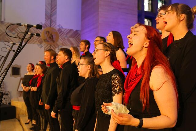 Young Generation Oberhausen - volle Leidenschaft in allen Gesichtern! | Foto: Carsten Walden - http://www.fotografie-walden.de/