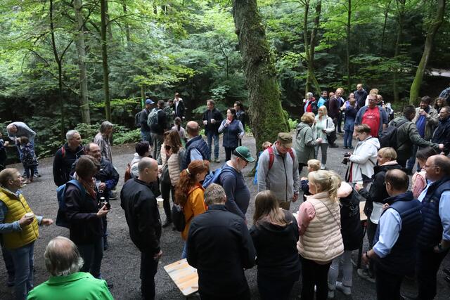 Iserlohner Tradition: Pfingstmontag unterhalb vom Ballotsbrunnen - Iserlohn