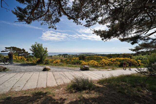 Der Blick von einer Aussicht in die Ferne.