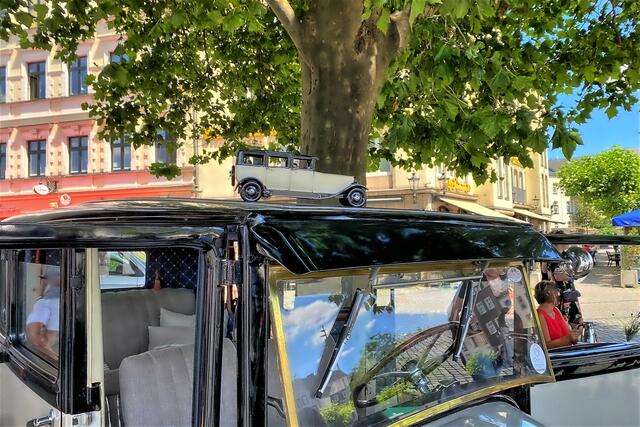 Große und kleine Oldtimer | Foto: © Margot Klütsch