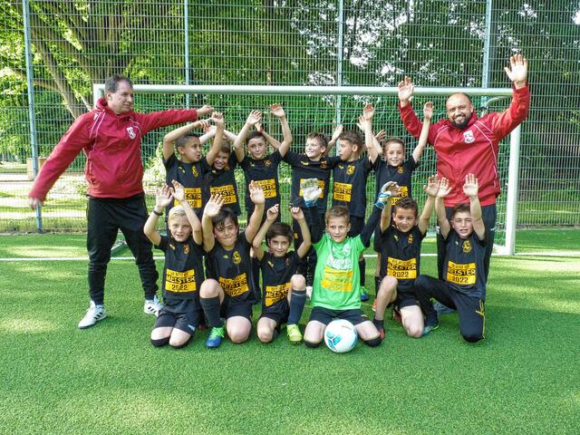 Die E2-Jugend des DSC Wanne-Eickel ist Kreisligameister 2021/22. Foto: Anke Bolsmann