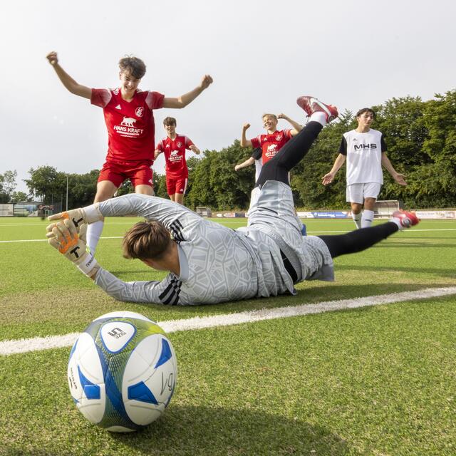 Tooor - und keiner kriegt's mit? Mit Hilfe des Tools Sportplatzreporter können Fußballspiele im Amateur- und Jugendbereich bald mehr Aufmerksamkeit erfahren.   | Foto: Georg Lukas