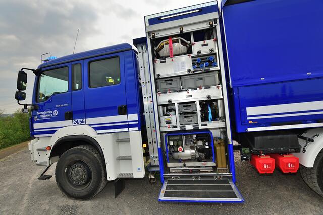 Der Mehrzweckgerätewagen, kurz MzGW, ist das Standard-Einsatzfahrzeug der Fachgruppe Notversorgung und Notinstandsetzung.
Für die Zufahrtserlaubnis zur Halde Rheinelbe bedanken wir uns recht herzlich bei dem RVR Ruhr Grün, Essen. | Foto: Kurt Gritzan/THW Gelsenkirchen