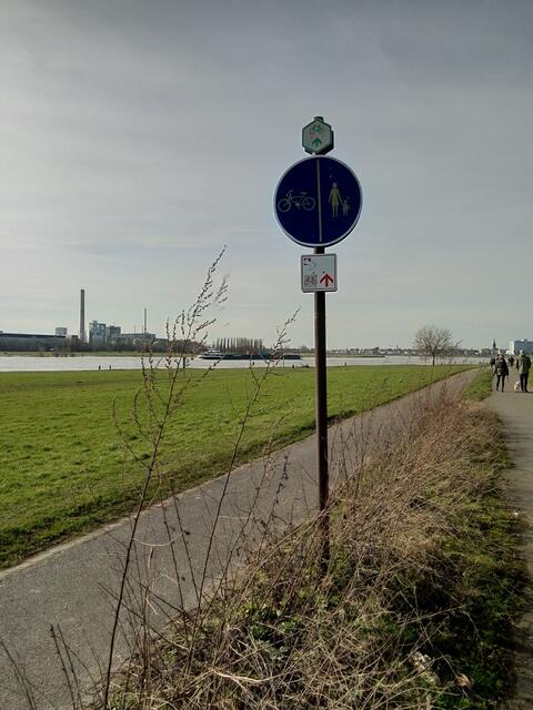 ...SCHILDER-Wahnsinn... etwas typisch Deutsches??? 2022@ana