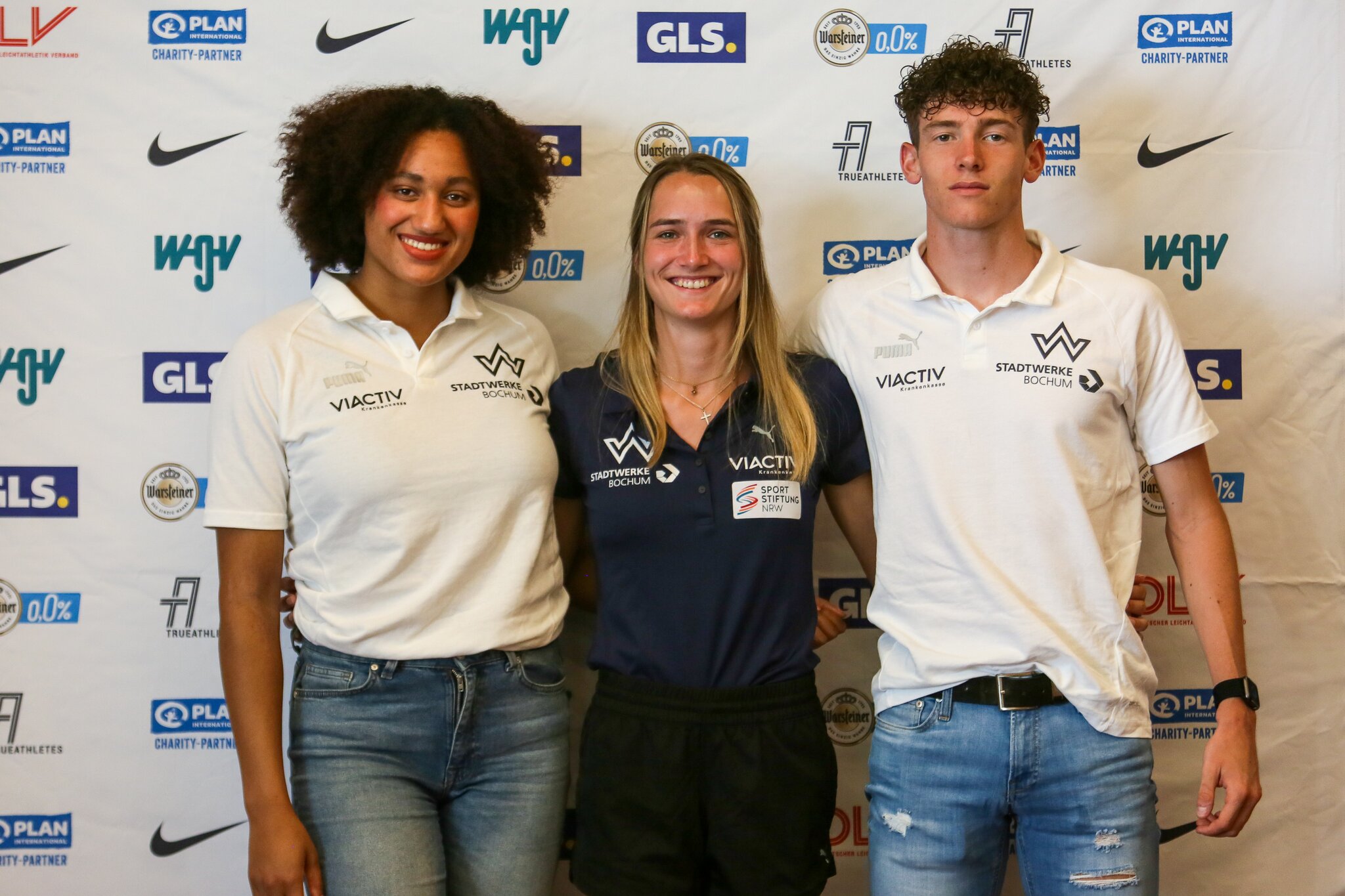 Xodchenkova porno filmda Yosh qiz sikildi