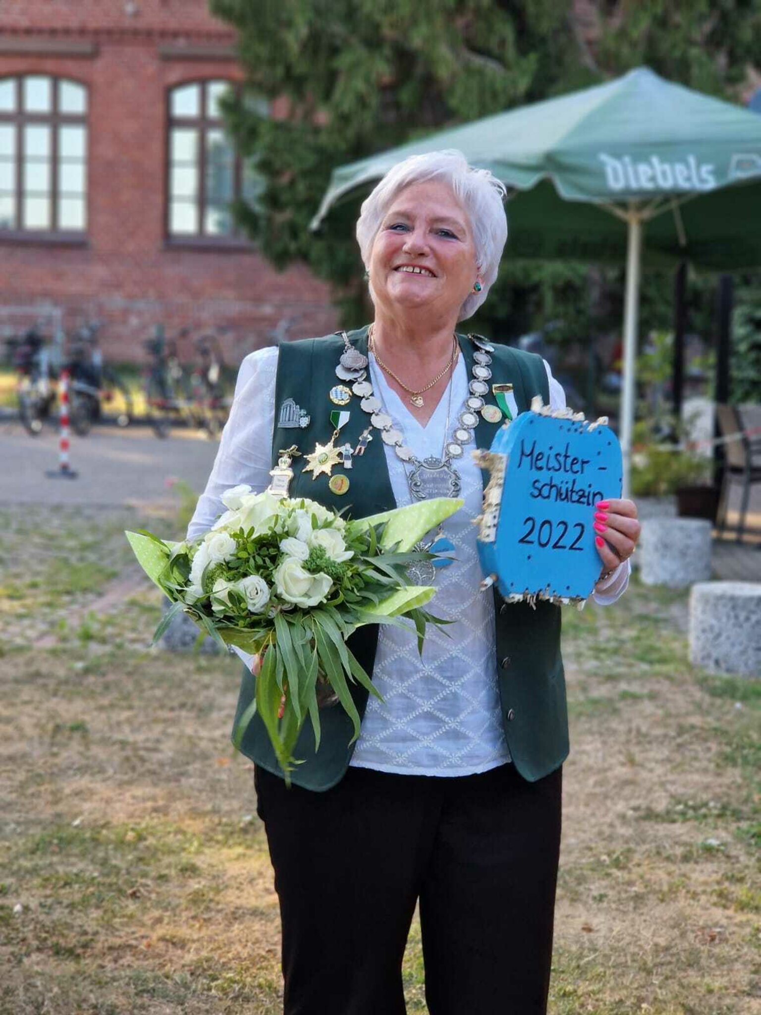 Vinn hat eine neue Meisterschützin Eulenschießen beim Schützenverein