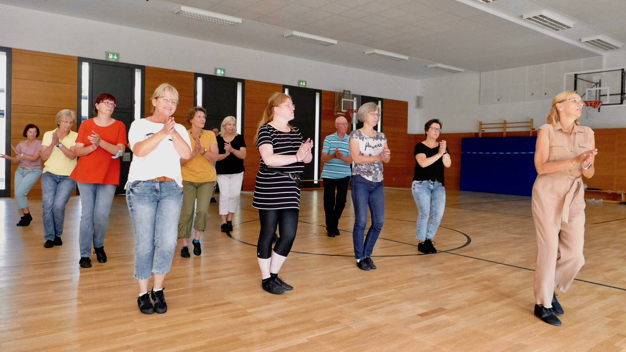 Kostenfreien Tanzen ohne Partner Modern LineDance machts möglich Marl