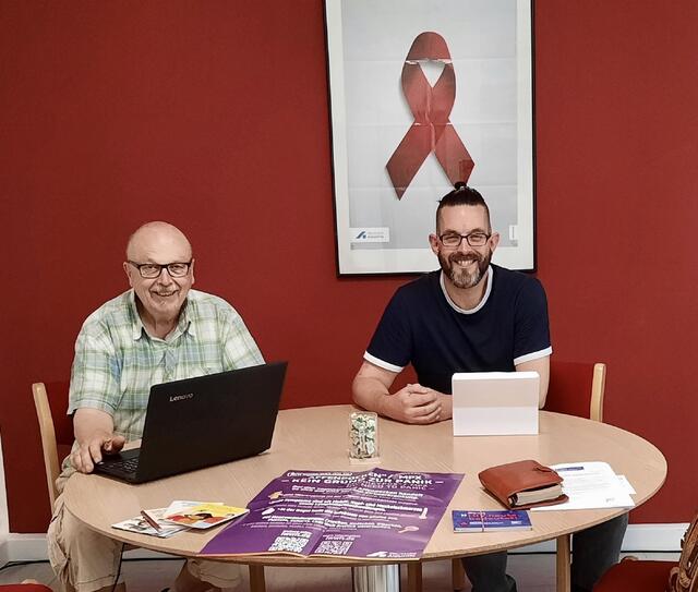 Peter Müller, zuständig für Präventionsarbeit, Beratung und Öffentlichkeitsarbeit sowie Andreas Reiser, Vorstandsmitglied und Öffentlichkeitsarbeit (r.), freuen sich auf die offizielle Eröffnung des neuen Standortes und auf die Feier zum 35. Geburtstag. Foto: peb