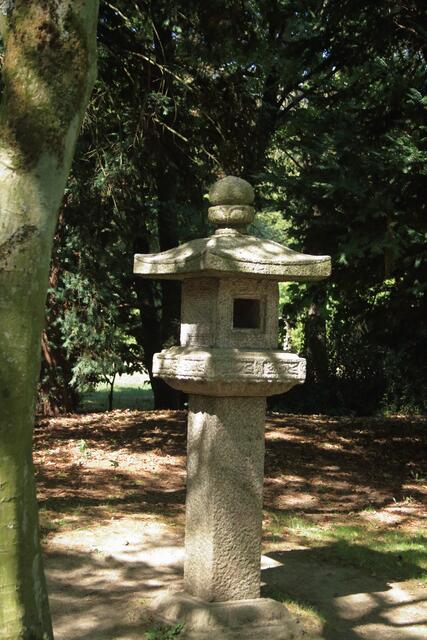Steinlaterne; Düsseldorf Nordpark