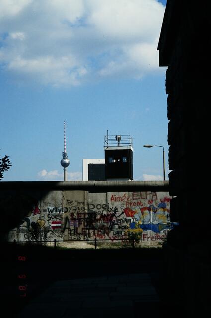 Wachturm in Ost Berlin | Foto: umbehaue