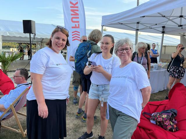 Glücklich und zufrieden im Ziel: Die weiblichen Teilnehmer des Teams. | Foto: Andrea Becker