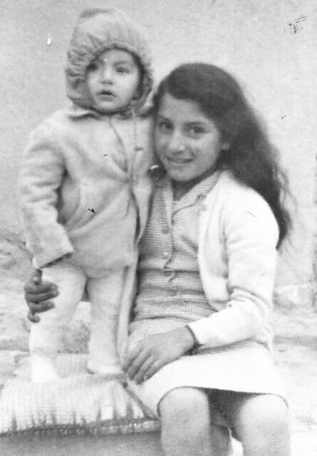 Hakan Severcan mit seiner großen Schwester. Foto: privat