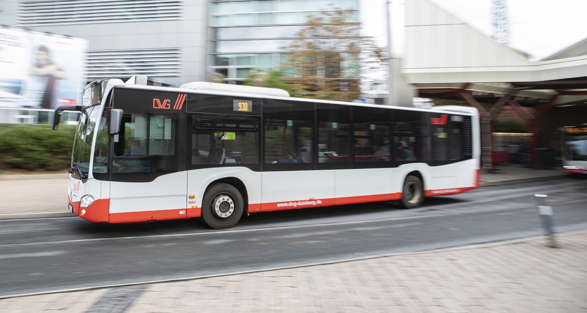 Straßenbauarbeiten als Grund Busse fahren in Rheinhausen eine Umleitung Duisburg