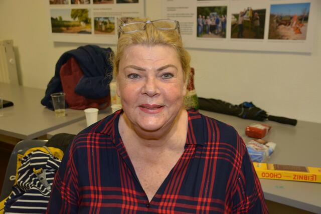 Thekla erzählt Schauermärchen.