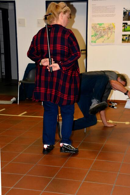 Oh, oh, die neugierige Thekla hat Ludwig erschreckt....