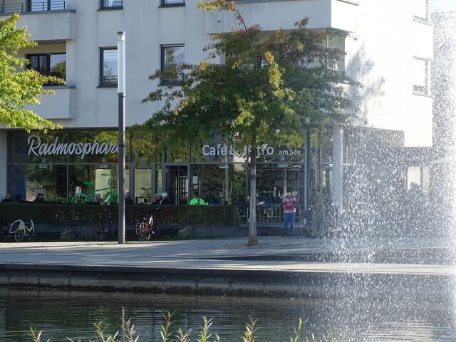 Die Radmosphäre: Cafe am See.