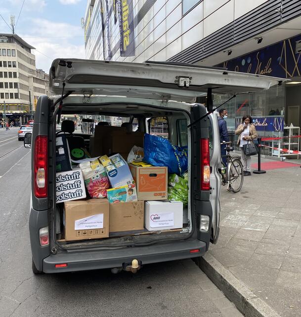 Sachspendenübergabe an den Verein HISPI 