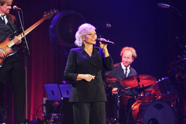 Ina Müller &amp; Band die Perle Hamburgs im tiefen Westen live on tour | Foto: Ulrich Rabenort