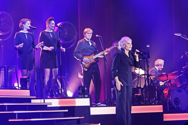 Ina Müller &amp; Band die Perle Hamburgs im tiefen Westen live on tour | Foto: Ulrich Rabenort