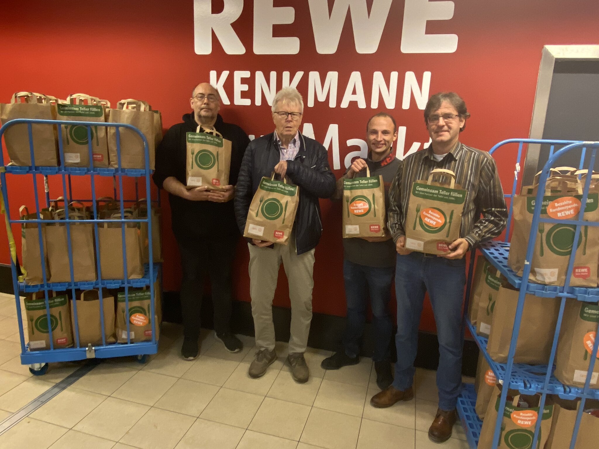 Gute Tüte:: REWE und seine Kundschaft helfen Herner Tafel - Herne