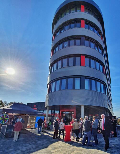 Imposant: Die neue „Süd-Zentrale“ der Duisburger Sparkasse.
Foto: Sparkasse
