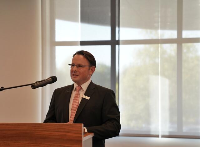 Erfreut: René Sänger, Leiter Privatkunden-Center Sittardsberg.
Foto: Sparkasse