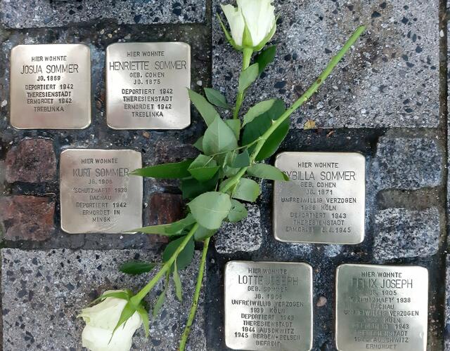 Stolpersteine für dei Famiie Sommer an der Ecke Körnerstraße/Ruhrstraße