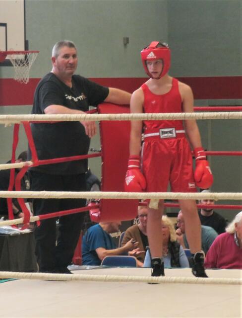 Savellii Jemets und Trainer Dieter Weinand warten auf 
den Gegner.