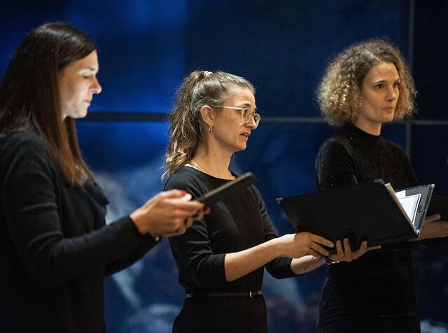 Drei Sängerinnen des Vokalensembles "Vollklang" sorgten für die musikalische Gestaltung. | Foto: Kirchenkreis Essen/Alexandra Roth