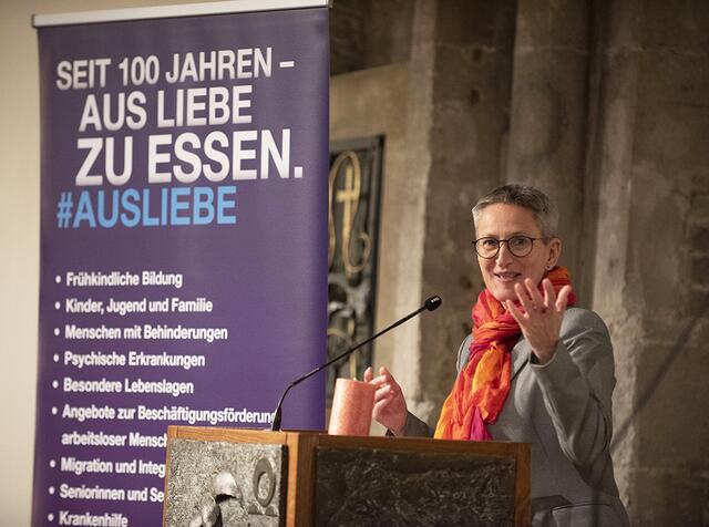 Superintendentin Marion Greve eröffnete den Neujahrsempfang mit der Jahreslosung für 2023. | Foto: Kirchenkreis Essen/Alexandra Roth