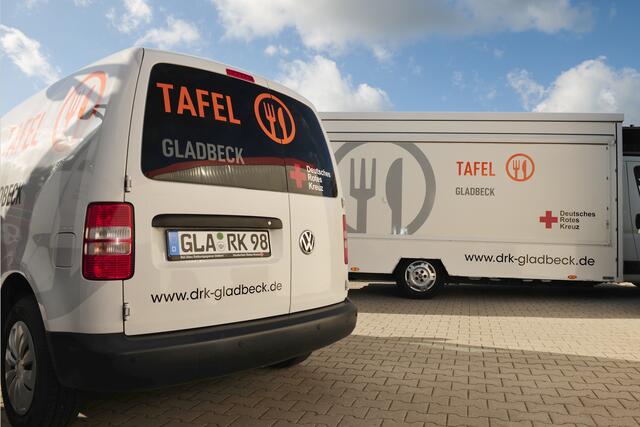 Ehrenamtliche Rotkreuzler im Tafeleinsatz | Foto: DRK Gladbeck