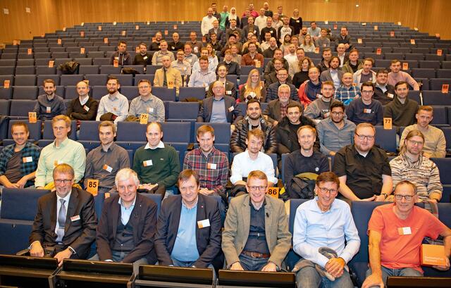 Mehr als 100 ehemalige Studierende kamen zum Absolvent*innentreffen. | Foto: FH Dortmund / Benedikt Reichel