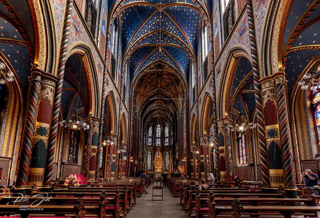 Der Altar und das Dachgewölbe der Wallfahrtkirche. | Foto: Peter Seibt