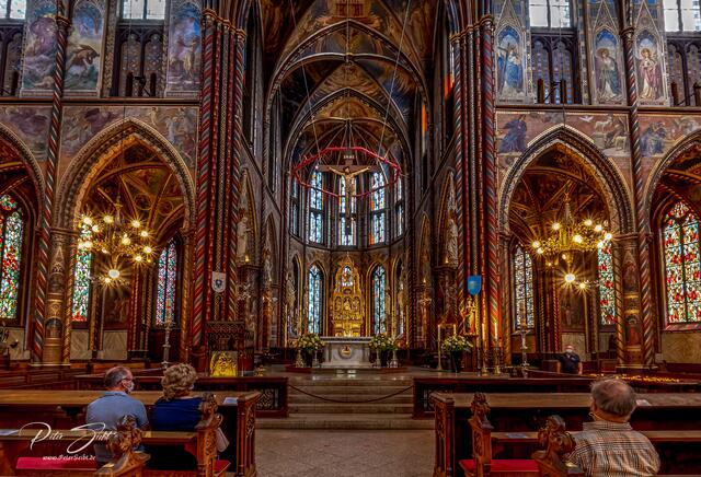 Der Hauptaltar  und der Chorraum. | Foto: Peter Seibt