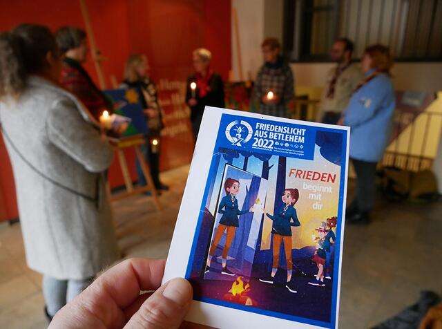 Die diesjährige Friedenslicht-Aktion steht unter dem Jahresthema "Frieden beginnt mit dir". | Foto: Kirchenkreis Essen/Stefan Koppelmann