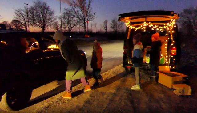 Am 1. Stand gab es eine Tüte mit vielen, auch süßen Kleinigkeiten