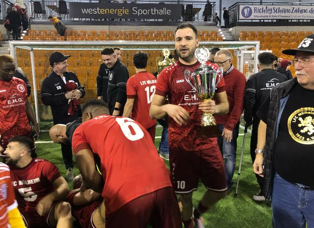 Über 1.800 Zuschauer bei Budenzauber FC Mülheim neuer Titelträger