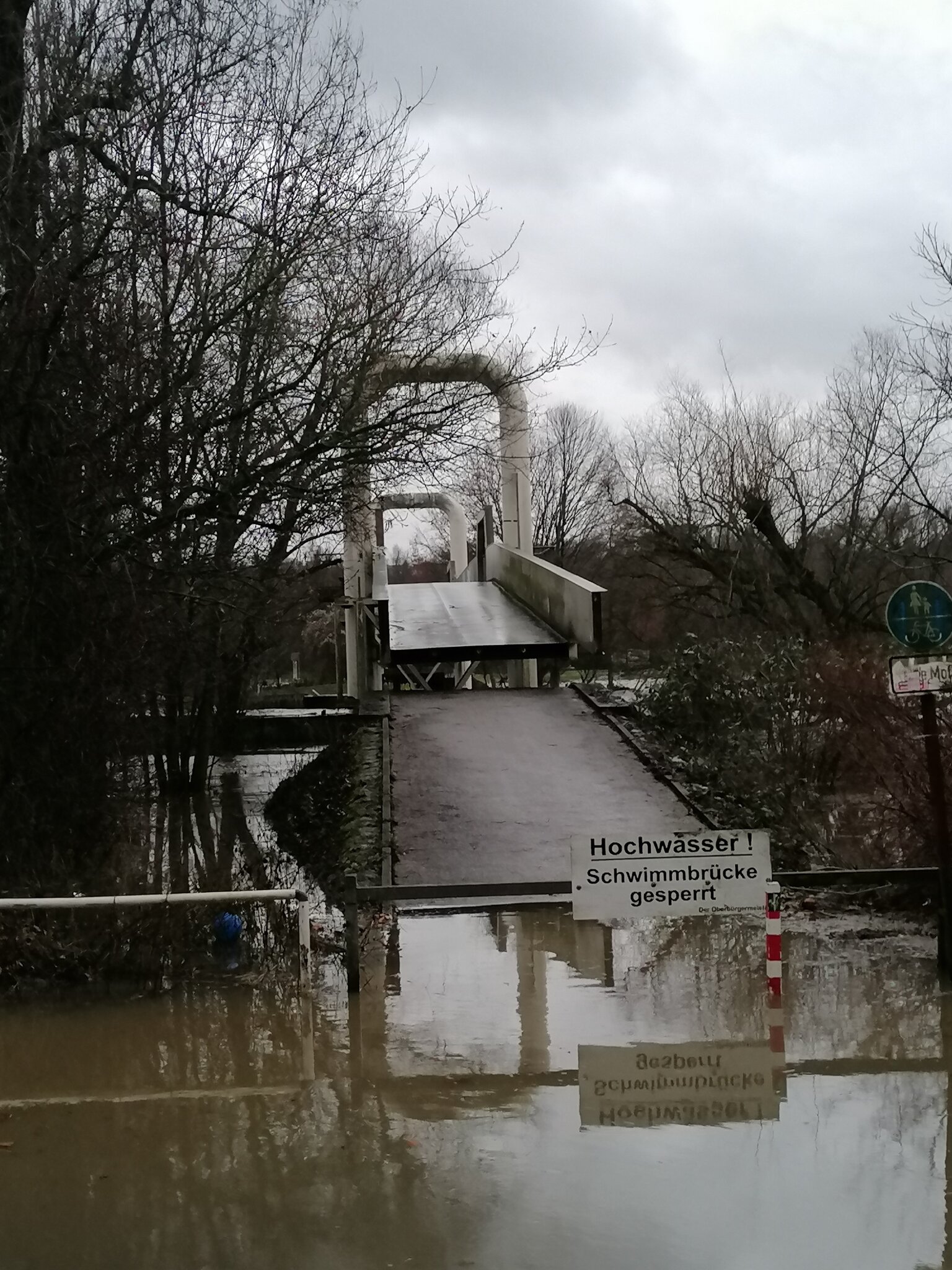 Erste Einschränkungen Hochwasser in Steele angekommen EssenSteele