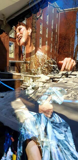 Das kleine Schwarze ist bei mir Dunkelblau.