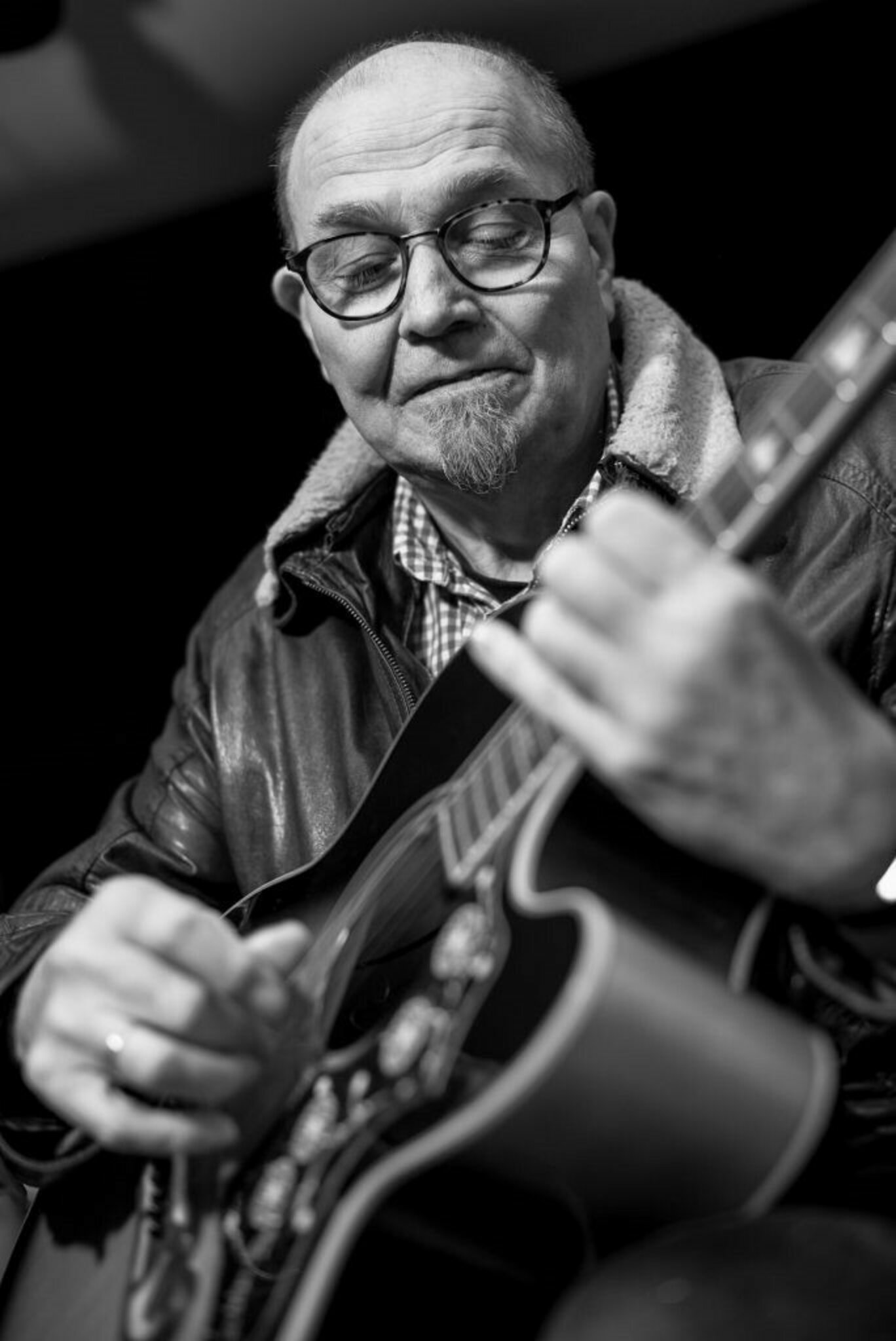 Musikalische Zeitreise in die 70er Blues und Songs mit Paul G. Minor