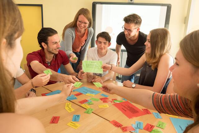 Gute Zukunftsaussichten haben die angehenden Fachkräfte, die am Franz Sales Berufskolleg ihre Ausbildung machen. Die Eingliederungshilfe hat viele spannende Arbeitsfelder und es gibt gute Aufstiegsmöglichkeiten.  | Foto: Foto: Stefan Arend