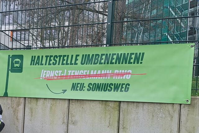 Frühere NSDAP-Stadträte und brutale Wehrwirtschaftsführer wie Ernst Tengelmann sollten im 21. Jahrhundert keine Namensgeber für Ruhrbahnhaltestellen sein. Für die Namensänderung in "Soniusweg" hatte schon vor anderthalb Jahren ein Antrag der Grünen in der Bezirksvertetung 8 votiert. Anselm Sonius war im 18. Jahrhundert ein durchaus beliebter Abt und Staatsoberhaupt des kirchlichen Kleinstaats Werden. Für diese Namensänderung hatte dann im November 2021 auch die Mehrheit der Bezirksvertretung gestimmt. | Foto: Walter Wandtke