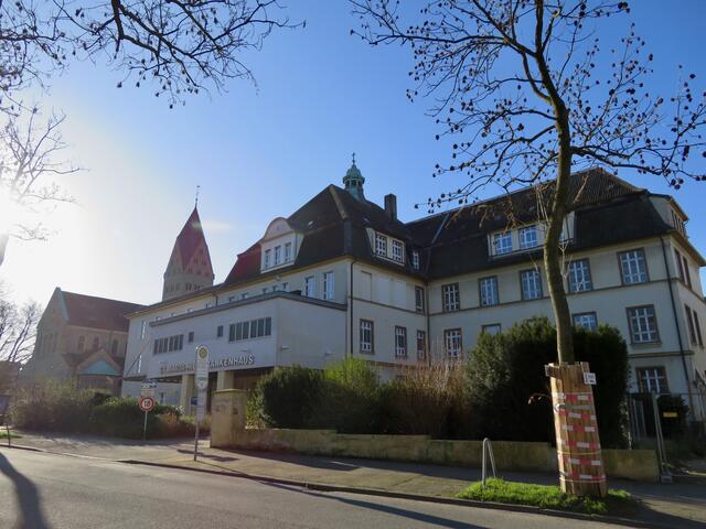 Maria-Hilf Krankenhaus mit Elisabeth-Kirche (02.2023)