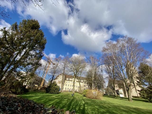 BIGEST + Krankenhaus + Kirche mit Park am 27.02.2023