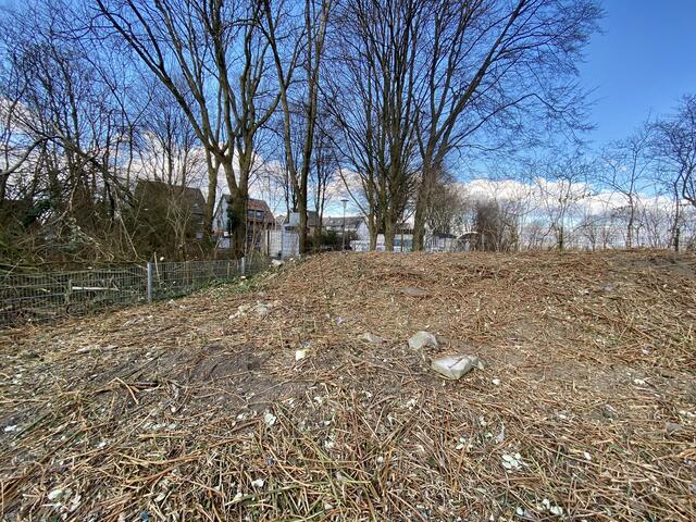 Parkplatz HSW mit Blick auf Sportplatz BV Hiltrop am Hillerberg