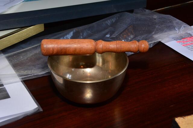 Klangschale - Sie wurde an diesem Tag benutzt auf Wunsch von Herrn Rosenthal.