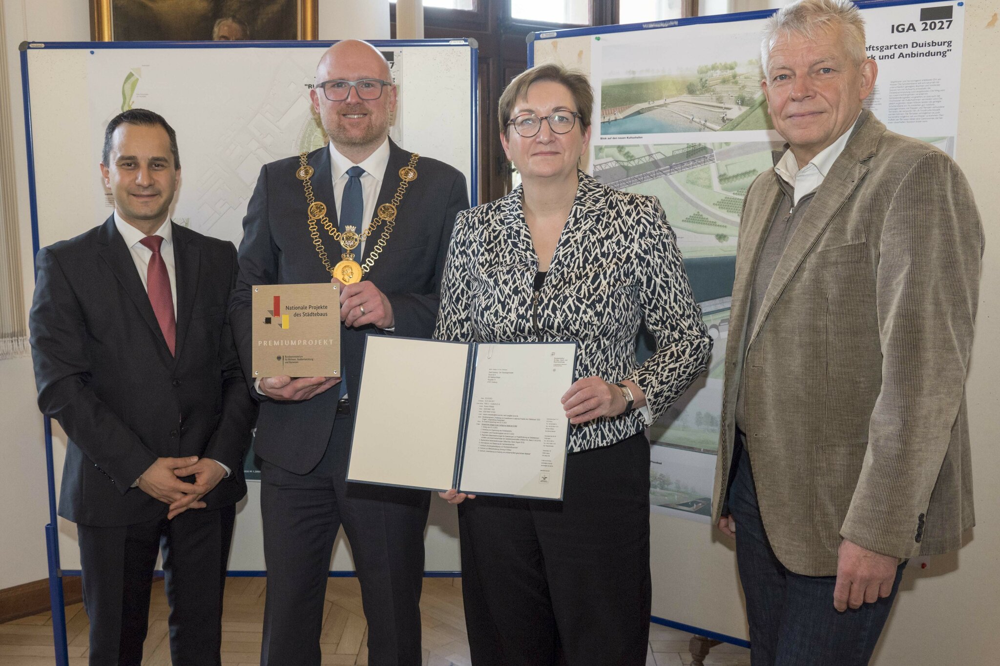 Ministerin Geywitz übergibt Förderbescheid Kultushafen als