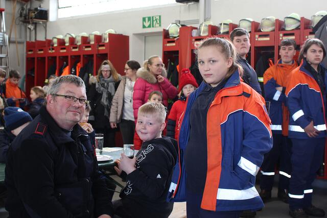 Bunt gemixt  aus der Serie: Rund 170 Teilnehmer waren bei der 15. Umweltsammelaktion wieder dabei | Foto: © Jürgen Thoms  