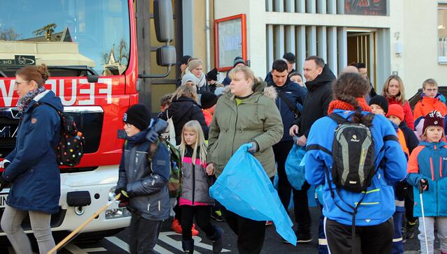 Bunt gemixt  aus der Serie: Rund 170 Teilnehmer waren bei der 15. Umweltsammelaktion wieder dabei | Foto: © Jürgen Thoms 